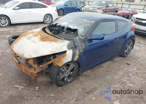 2017 Hyundai Veloster Value Edition z USA, uszkodzony, nr VIN KMHTC6AD4HU322133